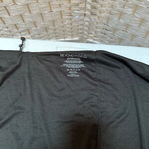 Beyond Yoga Black Infinity‎ Scarf